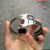 ราคา กำไลประแจ bracelet ประแจ สแตนเลสแท้100% โซ่ โซ่ข้อมือ เลสข้อมือ ข้อมือ กำไล ผู้ชาย (1729446034730092949)