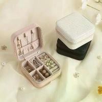 ราคา ที่เก็บเครื่องประดับ, แบบพกพา, จอแสดงผล, กล่องใส่เครื่องประดับสำหรับเดินทาง, กล่องเก็บหนัง, กล่องเครื่องประดับ กล่อง มาย เม triangle box กล่องสุ่ม พี่วิน 1 water jewelry b (1731206162742871219)