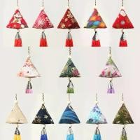 ราคา Mugwort Zongzi Sachet, ขายส่ง, ตุ๊กตาเต่ามงคล, ยากันยุง, จี้น่ารักสามเหลี่ยม, จี้ของขวัญขนาดเล็ก, ของที่ระลึกหลากสี, เหมาะสำหรับเทศกาลเรือมังกร, 2025 (1731264155035141340)