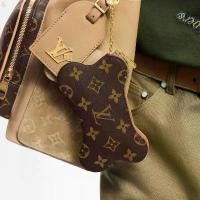 ราคา Pre order ราคา2800 LV BONE Key pouch กระเป๋าบัตร Card Holders กระดูก หนังแท้ canvas Size9*0.5*14.8cm ที่นิยมมากที่สุด (1731473803729209033)