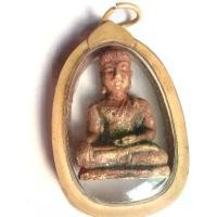 ราคา ขาย พระพุทธรูปเชียงแสนสิงห์หนึ่งไม่ทราบกรุเก่าสวยพร้อมกรอบทองเหลืองอย่างดีเก่าโบราณสวยสนิมแดงแก่ทองน่าเก็บ (1732300909186222932)