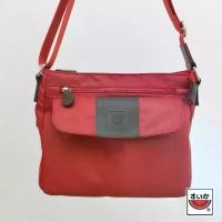 ราคา 【SALE】แตงโม (SUIKA) - กระเป๋าสะพายข้าง multi-zip travel bag สีแดง (PR.B-60100) (1731633598671652009)