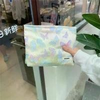 ราคา กระเป๋าแต่งหน้า Jacquard ผีเสื้อ สำหรับผู้หญิง ความจุมาก อุปกรณ์อาบน้ำ กระเป๋าใส่เครื่องสำอาง ดอกไม้นานาชนิด ทันสมัย และหวาน (1730702995512330715)