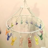 ราคา ราวตากผ้า ราวตากผ้า สไตล์เดียวกัน Xiaohongshu สำหรับใช้ในหอพัก ราวตากผ้าถุงเท้าและชุดชั้นใน ป้องกันเป่าแบบมัลติคลิป ทรงกลม สีพาสเทลอเนกประสงค์ (1731738691467643870)