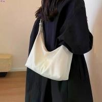 ราคา obishop17 Uyoungit กระเป๋าสะพายข้าง แฟชั่น สไตล์เกาหลี comme des garcons เช็ดหน้า น้ำยาล้างจาน แนะนำ กระดาษทิชชู่ breeze กระดาษทิชชู่ เช็ดหน้า โอโม่เมจิกสกิน hobo bag (1731566584403559695)