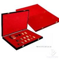 ราคา กล่องพระกันกลิ้ง กล่องพระกำมะหยี่ กล่องใส่ของชำร่วย กล่องใส่ของสะสมมีค่า กล่องใส่เครื่องประดับ วางซ้อนกันได้ 12x17 นิ้ว (1729616703685691630)