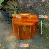 ราคา CR.W ถังออมสินไม้สัก ถังใส่เงิน ทรงแปดเหลี่ยม ไซศ์ จัมโบ้ ขนาด 22*22*16.5 ซม. piggy bank กระปุกออมสิน กระปุกออมสิน (1730891819400857799)