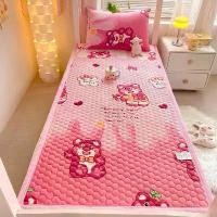 ราคา 2025ผ้าคลุมเตียง หนา สำหรับเตียงเดี่ยว เตียงชั้นบนของหอพักนักเรียน ซับในขนแกะ เหมาะสำหรับห้องนอนหนังนิ่ม กันลื่น นุ่ม สำหรับเด็กชุดผ้าม่านหนิงหนิงผ้าปูที่นอนขนาด 6 ฟุตท็อปเปอร์นุ่ม 5 ฟุต (173140676498