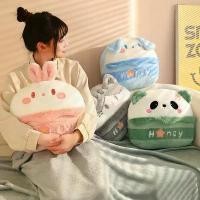 ราคา พร้อมส่งในไทย หมอนผ้าห่ม หมอนซุกมือ หมอนตุ๊กตา ลายน่ารัก มีที่ซุกมือกันหนาว พร้อมผ้าห่มในตัว (1731482110151330713)