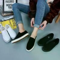 ราคา [พร้อมส่ง] รองเท้าผ้าใบผู้หญิง รองเท้าผ้าใบแบบสลิปออน​ สีขาวสีดำสีดำล้วน​ (1732188314766969530)