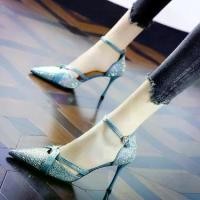 ราคา รองเท้าส้นสูงผู้หญิง ส้นกริชใหม่ สายรัดข้อเท้า หัวเข็มขัด รองเท้าแตะแหลม พลอยเทียม อเนกประสงค์ กลวง ปิดนิ้วเท้า ปั๊ม (1731449792201327637)