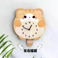 ราคา นาฬิกาติดผนังแมว ดีไซน์เรียบง่าย ทันสมัย เงียบ สร้างสรรค์ เหมาะสำหรับตกแต่งห้องนั่งเล่นและห้องนอน นาฬิกาการ์ตูน นาฬิกาแขวน นาฬิกา ติด ผนัง โดเรม่อน (1731821693791406095)