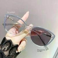 ราคา แว่นตาเปลี่ยนสี, สไตล์ตาแมวของผู้หญิง, โฟโตโครมิก, แว่นตาสายตาสั้น, แว่นตาผู้หญิง, เปลี่ยนสีตาม, 75 (1731539171148531057)