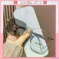 ราคา satisfy168 คุณภาพรับประกันได้ [จัดส่งในกทม] แฟชั่นเกาหลี แว่นกรองแสง สายตาสั้น0°-400° สีเทา กรอบแว่นตา เลนส์ออโต้ 3s การเปลี่ยนสี เครื่องประดับแฟชั่น สตรี (1730785777618749463)