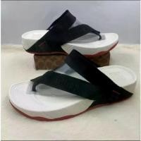 ราคา [Tiktok] รองเท้าแตะผู้ชาย ผู้หญิง Fitflop รองเท้าเพื่อสุขภาพ แบบสวมตรงปก 100% ส่งของทุกวัน (1732076493826067004)