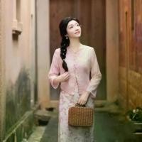 ราคา ชุดสตรี ชุดดั้งเดิม สวมใส่ทุกวัน สีชมพูลายนู้ด สไตล์ชาติพันธุ์ มาใหม่ ผ้าถุง จีบ หน้า นาง traditional dress ชุด ผ้า ไทย ใยไหม ชุด เจ้านาง ล้านนา โบราณ ชุด ไต ใหญ่ สว (1732276836969711685)