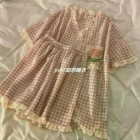 ราคา ชุดนอนลายดอกไม้และลายสก๊อต สไตล์หวาน แขนสั้น กางเกงขาสั้น ชุดเลานจ์นักเรียนสวมใส่ได้ ชุด นอน ผ้าถุง ปาเต๊ะ กางเกง นอน ผู้ ชาย ขา สั้น ชุด นอน กระโปรง แขน ยาว (1731972038736054497)