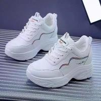 ราคา รองเท้ากีฬาผู้หญิง รองเท้าวิ่ง แฟชั่นเกาหลี 2023 มาใหม่ วัสดุยาง รองเท้าลำลอง (1731945707879696036)