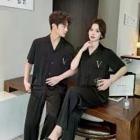 ราคา ชุดนอนคู่รัก วัสดุผ้าไหมน้ำแข็ง เสื้อผ้าฤดูร้อนของผู้หญิง กางเกงขาสั้น ดีไซน์ Jacquard ระดับไฮเอนด์ ชุดเสื้อผ้าที่บ้านเรียบง่าย ใหม่ในปี 2568 ชุด แดง เที่ยวทะเล ใส่ ป้าย ห้อยคอ เ (1731911012229940604)