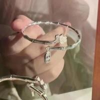 ราคา สร้อยข้อมือดอกบัวไม้ไผ่ ยอดนิยมและราคาไม่แพง สำหรับผู้หญิงและเด็กผู้หญิง หรูหราและปรับได้ ของขวัญสำหรับแฟน ของขวัญวันเกิด ของขวัญสุดพิเศษ ข้อ มือ นาค แท้ น่ารัก ๆ (1731765240714070788)