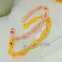 ราคา HK CW119 กำไลลายถักเปีย นาค ทอง งานละเอียดลายปราณีตสวยสะดุดตา (1731226488420598928)