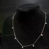 ราคา สร้อยคอเพชร9 เม็ดรอบคอบ เพชร Cubic Zirconia ตัวเรือนเงินแท้ชุบทองคำขาว (1732173309954066676)