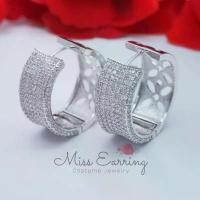 ราคา ต่างหูห่วงกลม ตุ้มหูห่วง เพชร CZ เงินแท้ 925 สไตล์อรุณา เพชรแน่น ไม่หลุดง่าย ดีไซน์เก๋ สวยหรู พร้อมส่ง สินค้าดี (1731506591970788692)