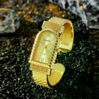 ราคา นาฬิกาสร้อยข้อมือผู้หญิง แฟชั่นราคาไม่แพง หรูหรา เพชร สี่เหลี่ยมเล็ก ควอตซ์ นาฬิกาข้อมือโลหะสำหรับผู้หญิง เครื่องประดับ (1729756625253010015)