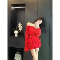 ราคา เซ็กซี่ ปาดไหล่ ทรงสลิมฟิต เสื้อท็อป และ กระโปรงบอดี้คอนดอกไม้รัดรูป ดีไซน์เก๋ไก๋ ชุดแฟชั่น ใหม่สำหรับปี 2025 ชุด ไทย โอปอล (1731566332423669503)