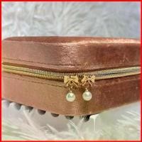 ราคา Faimemous - Mira Bow Earrings (stud) ต่างหู ต่างหูแบบหนีบ ต่างหูแฟชั่นผู้หญิง ต่างหูผู้ชาย ตุ้มหู ต่างหูแบบหนีบเท่ๆ ต่างหูแบบห่วง ต่างหูหนีบ ต่างหูห่วง ต่างหู dior ต่างหูลูกคุณห (1730683156556385209)