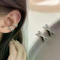 ราคา Ear cuff ต่างหูแบบหนีบ, ต่างหูหนีบ, ตุ้มหูแบบหนีบ, ตุ้มหูแบบไม่เจาะ, ต่างหู, ตุ้มหู, ต่างหูแฟชั่นผู้หญิง, ต่างหูรูปตัว X แบบไขว้ ต่างหูหนีบแป้นใส แบบเจาะ คนแพ้ใส่ได้, ไทเทเนียม thaitanium (17304055419