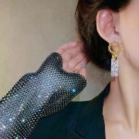 ราคา ต่างหูทรงเรขาคณิต สไตล์เกาหลีแฟชั่นใหม่ บุคลิกภาพและอินเทรนด์ ประดับเพชร ต่างหูสตั๊ด เหมาะสำหรับผู้หญิง เรียบหรู ต่างหูทอง ต่างหูฝรั่งเศส ตุ้ม หู ต่างหู ที่ สวยงาม ต่างหู เกา (1731331772912141440)