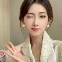 ราคา ต่างหูทอง พื้นผิวโค้งจีบ ต่างหูหรูหราราคาไม่แพง สำหรับผู้หญิง ดีไซน์เฉพาะต้นฤดูใบไม้ผลิ กระดุมใหม่ 2023 คุณภาพสูง (1729981640319011774)