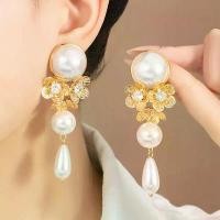 ราคา ต่างหูหรูหรา แฟชั่นใหม่ ข้ามพรมแดน ต่างหูมุกเกาหลียาว ดอกไม้เกินจริง ระดับไฮเอนด์ อเนกประสงค์ สำหรับผู้หญิง จิว เกาหลี ทอง เหมือน จริง เครื่องประดับ ต่างหู แบบ หนีบ สําหรับ ผู้ ท (1731701398950085919)