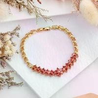 ราคา สร้อยข้อมือเพชร แดงสยาม ลายดอกพิกุล สีทอง24k เพชรสีสวย ใส่ออกงานได้ พร้อมส่ง (120) (1731319103438750869)