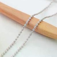 ราคา พร้อมส่ง!! สร้อยคอทองคำขาว18K สร้อยคออิตาลี สร้อยคอเกาหลี สร้อยสีเงิน สร้อยคอ XUPING ลายเยอะ ใส่อาบน้ำได้ (1731319004567078848)