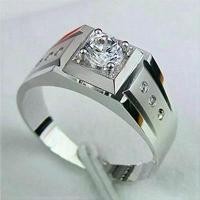 ราคา แหวนสไตล์เกาหลีสำหรับผู้ชาย สว่านแก๊งค์ แหวนแฟชั่นที่มั่นคงและสง่างาม ชุบทอง 18K เลียนแบบ Moissanite ครอบงำ แหวนเพชร 2 กะรัต (1730044286824057069)