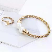 ราคา ชุดกำไลข้อมือสายสแตนเลส สไตล์คลาสสิก เฉียน ดีไซน์เปลือกหอยกลมที่สมบูรณ์แบบ แหวนมุก สำหรับผู้หญิง (1730291619173271598)