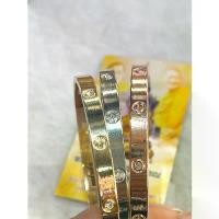 ราคา กำไลทอง ฝังเพชร รอบวง งาน18k หลวงปู่ศิลา บล็อกบัสเตอร์ (1731554430717232883)