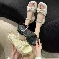 ราคา สปอตสินค้ารองเท้าแตะแฟชั่นผู้หญิง การออกแบบข้าม รองเท้าส้นตึก รองเท้าแตะโรมัน มินิมอล สไตล์เกาหลี เจ๊ เมขา ยรอง เท้า ลาวา แบบ สวม ส้นเตารีด แตะ สวยๆ พื้นนุ่ม ใส่สบาย (1731765499761952594)