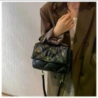 ราคา กระเป๋าผู้หญิง หนังแกะแท้ แฟชั่น สไตล์ใหม่ กระเป๋าสะพายโซ่ปักลาย Chanel กระเป๋าสะพายข้าง (1731469662350640651)