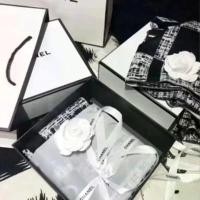 ราคา พร้อมส่ง** SALE ** //ผ้าพันคอChanelตาราง ผ้าคลุมไหล่ มีระบาย เกรดพรีเมี่ยม สวยหรู ขนาด180×70cm(มีกล่อง+ถุง ครบชุด) (1731498839256172483)
