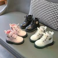 ราคา รองเท้าบูท Dr. Martens สีทึบสำหรับเด็กชายและเด็กหญิง รองเท้าบูทเด็กน้ำหนักเบาฤดูใบไม้ร่วงและฤดูหนาวใหม่ อายุ 1-3 ปี พื้นผิวหนังสไตล์อังกฤษ 6 ชิ้น รองเท้าบูท Dr. Martens (1729791424235276602)