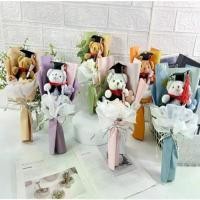 ราคา ช่อดอกไม้ถัก มาใหม่ เหมาะสำหรับรับปริญญา ตกแต่งด้วยหมีและสัตว์ ดีไซน์ Dr. ตุ๊กตาช่อดอกไม้หมี ของขวัญรับปริญญา ช่อดอกไม้สัตว์ เหมาะสำหรับพิธีรับปริญญา (1732000150441658417)