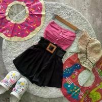 ราคา ชุดคู่ 2 ชิ้น sexy แบบหวานๆ เกาะอกผ้าไหมำรมแต่งกระดุมหลอกด้านหน้า+กางเกงขาสั้นทรงกระโปรงบาน เอวยางยืด (มีเข็มขัดให้) น่ารักไม่เบาเลย Clothing เสื้อผ้า ผู้หญิง Women Lady (1730809912448878669)