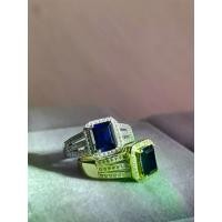 ราคา แหวนไพลินแท้แล็บโกรน (Lab Grown Blue Sapphire) ขนาด 1.96 กะรัต จาก Impimo Thailand เจียระไนแบบ Emerald Cut ชูบนตัวเรือนเงินแท้ 925 มาพร้อมสี White Gold และ Yellow Gold การันตีควา (1731351722475161696)