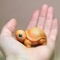 ราคา เครื่องประดับมือถือเต่าแกะสลักไม้ชิงปิง, เหมาะสำหรับตกแต่งห้องนั่งเล่น, ของเล่นทางวัฒนธรรม, ความหมายของโชคลาภและความปลอดภัย, [DETE LAB] wooden wu ไม้ประดู่ ไม้สัก แผ่น (1731582027208165301)