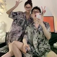 ราคา ชุดนอนผ้าไหมน้ำแข็ง สำหรับผู้ชายและผู้หญิง ชุดคู่รัก ฤดูร้อน บาง แขนสั้น กางเกงขาสั้น Ins อินเทอร์เน็ต ชุดสุดฮอต ชุดอยู่บ้าน victoria secret pajama dress ชุด นอน คน อ้วน (1731367481144018359)