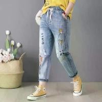 ราคา เสื้อผ้าแฟชั่นผู้หญิง กางเกงยีนส์ผู้หญิง งานปัก เอวยืด น่ารัก Clothing Jean Women ขากระบอก แมทชุด ต่ํา ใหญ่ กระโปรง สี แดง ป้าย bunny ลาย ไทย สวยๆ ทรงกระบอกใหญ่ tell n (1731389922861615292)