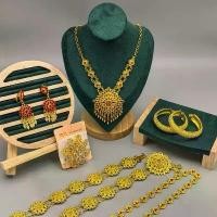 ราคา Vintage Jewelry ชุดเครื่องประดับไทย สร้อยคอ ต่างหู เข็มขัด สร้อยสังวาลย์ (1731914937030116610)
